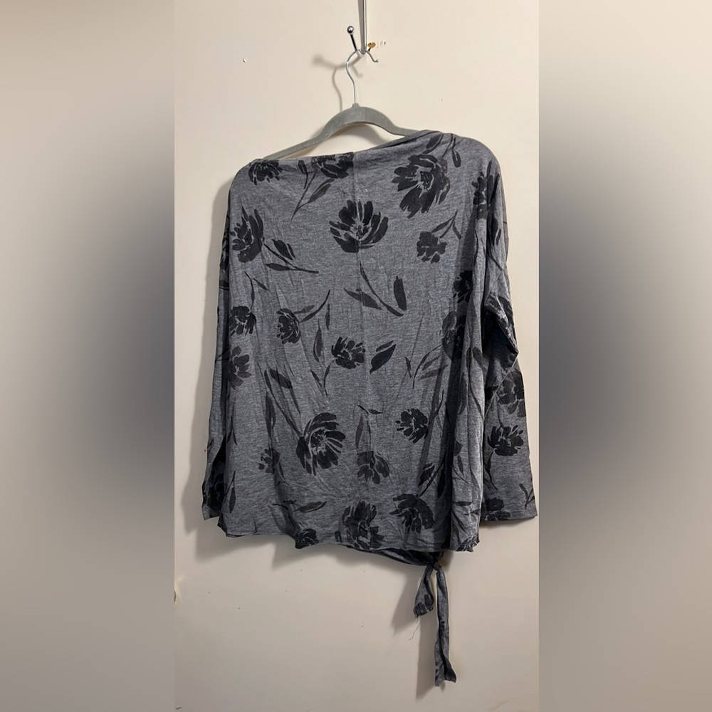 Maurices Floral Cowl Top ⭐️Free With purchase ⭐️ - Picture 2 of 5